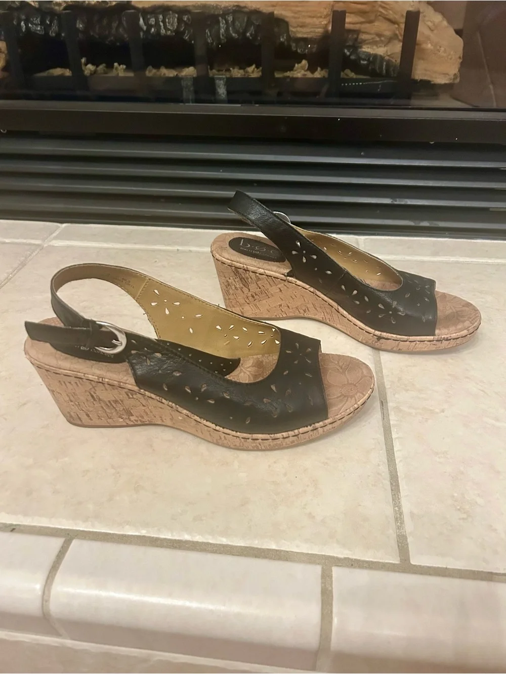 b.o.c. Born Concept Andaya Sz 9M Black Leather Wedge Heels Sandals Open Toe